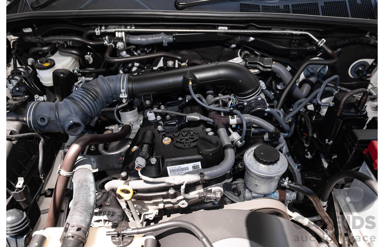 11/2023 Toyota Hilux Workmate (4x2) TGN121R C/Chas Glacier White 2.7L