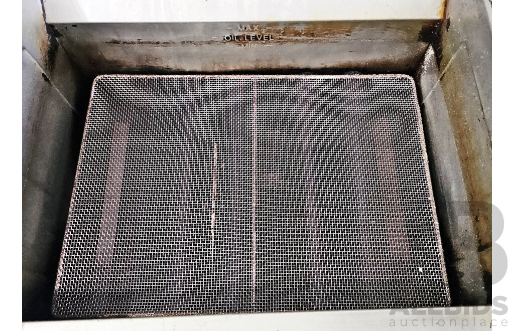 F.E.D Frymax 5 Burner Gas Fryer W/ Frying Baskets