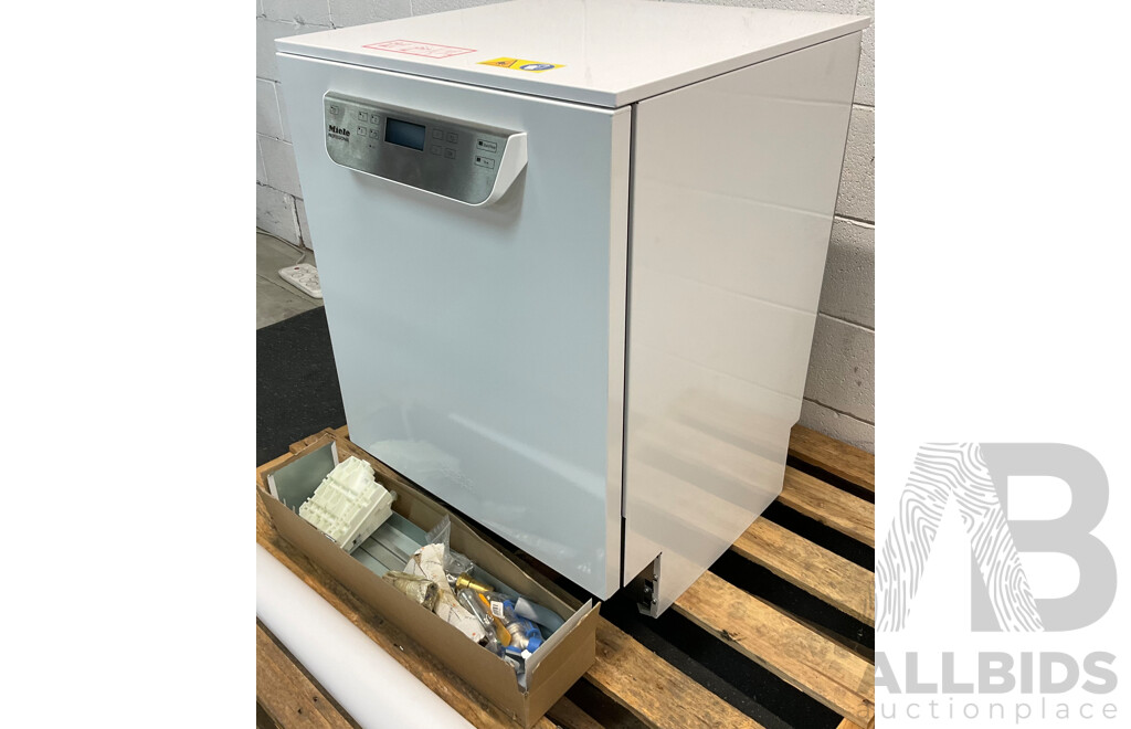 MIELE PG8059W White Commercial Freshwater Freestanding Dishwasher - RRP $9,537