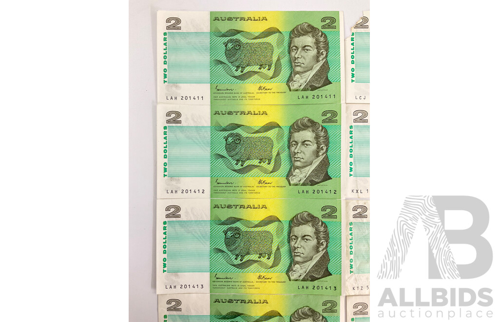 Ten Australian 1985 Two Dollar Notes, R89 Johnston/Fraser Including Three Consecutive LAH 201411 - LAH 201413