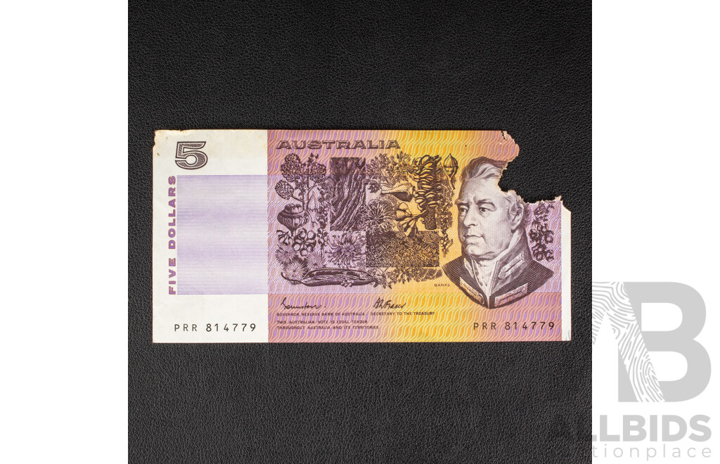 Five Australian Five Dollar Notes Including Two 1985 Johnston/Fraser, Two 1990 Fraser/Higgins, 1991 Fraser/Cole