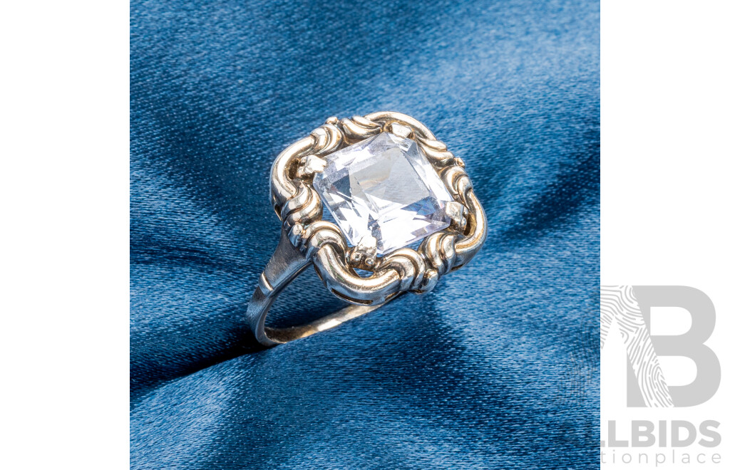 935 Silver Ring with Princess Cut Topaz - Size O
