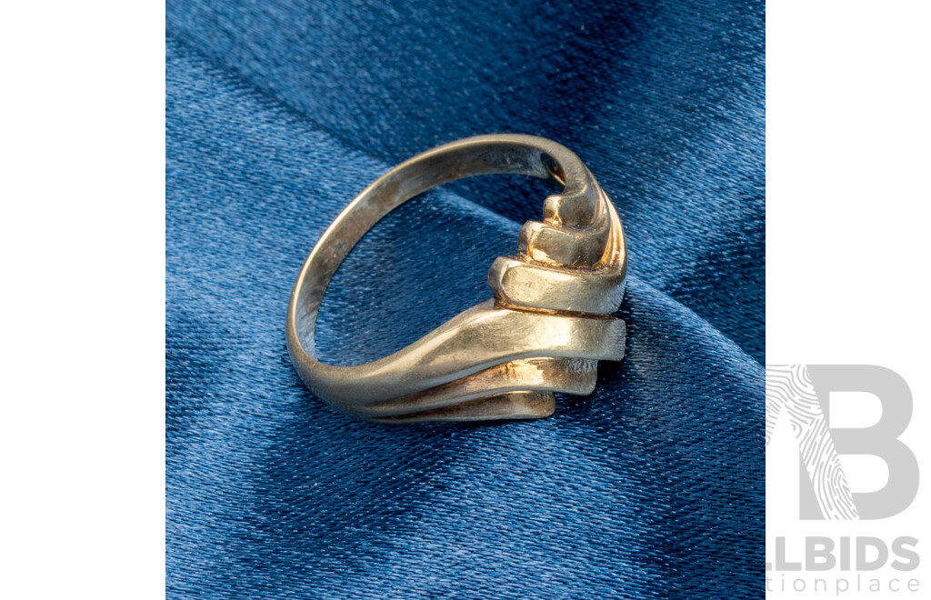 9ct Yellow Gold Intertwined Wave Ring - Size R