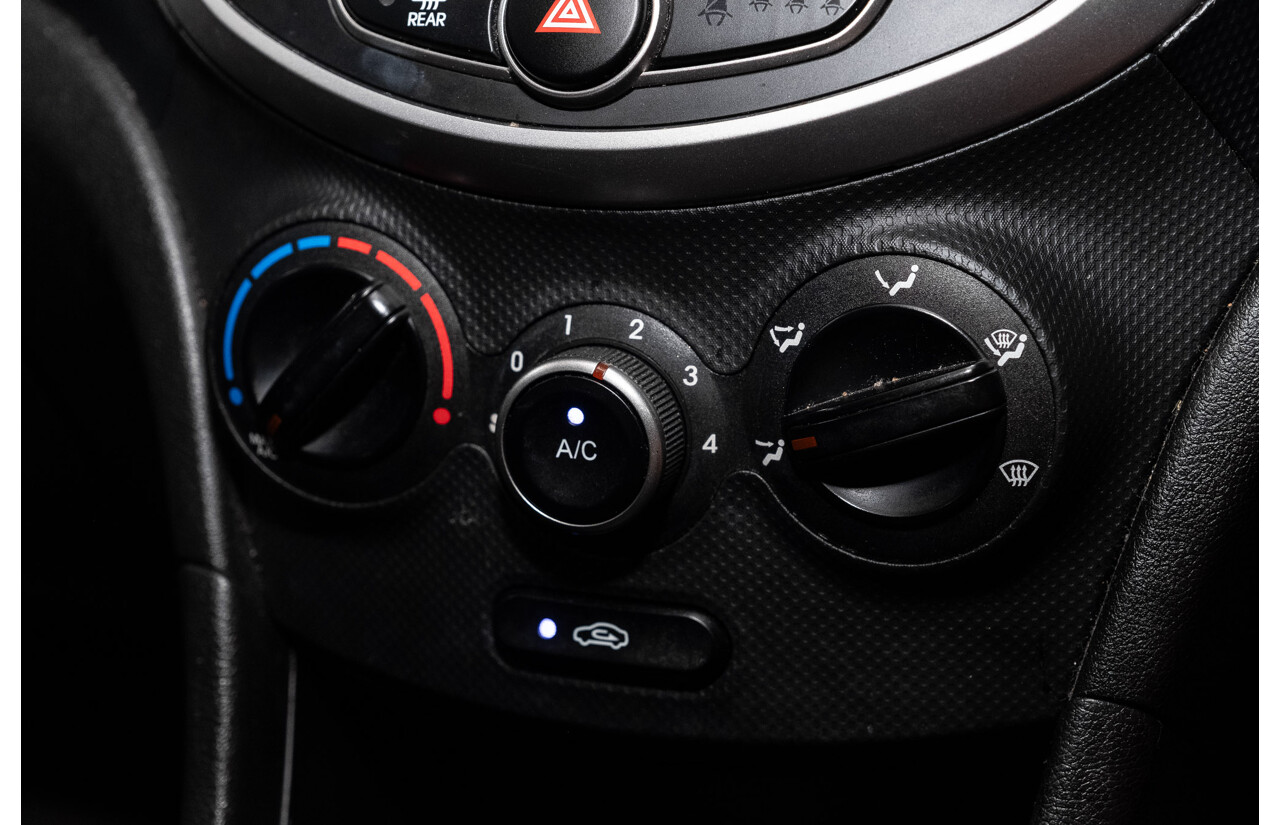 08/2017 Hyundai Accent Sport (FWD) RB6 MY18 5d Hatchback Lake Silver 1.6L