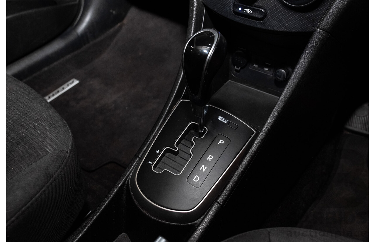 08/2017 Hyundai Accent Sport (FWD) RB6 MY18 5d Hatchback Lake Silver 1.6L