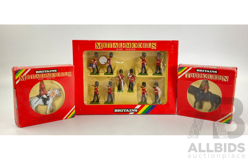 Vintage Boxed Britains Cast Lead Queen Elizabeth II and Life Guard Trumpeter on Horse Back with Scots Guards Drums and Bugles, Made in England - 1:32 Scale
