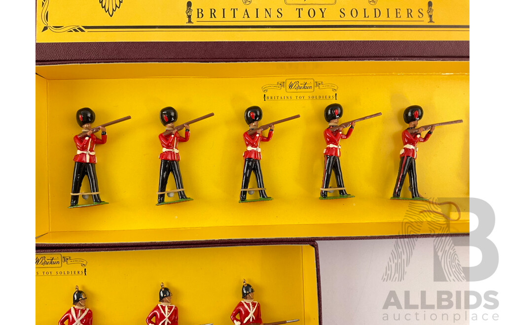 Vintage Britains Cast Lead Goldstream Guards with Worcestershire and Essex Regiments, Made in England