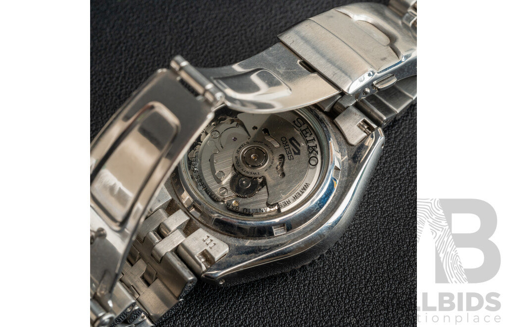 Seiko Automatic GMT 4R34-00F0 Mens Watch