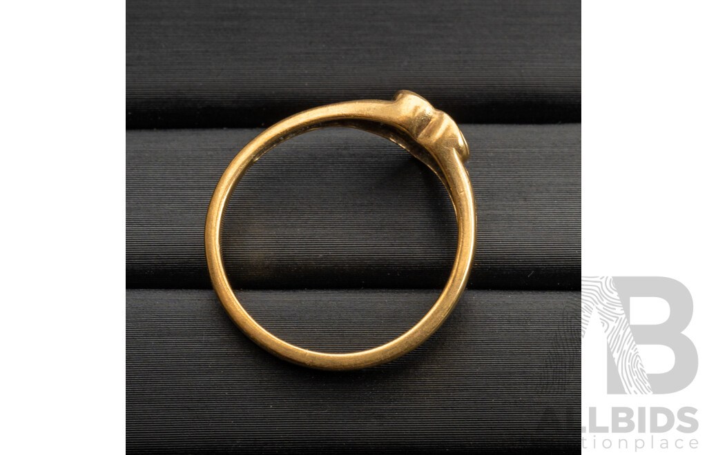 9ct Diamond Set Heart Shaped Ring, Size O, 1.77 Grams