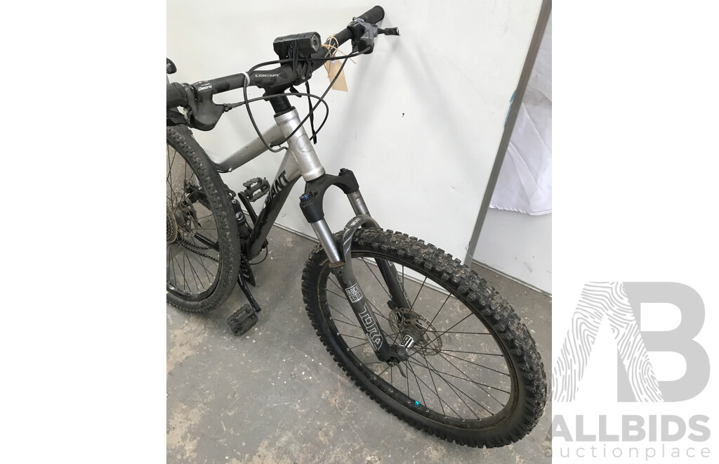 Giant Yukon 5x Bike Frame with Tyres