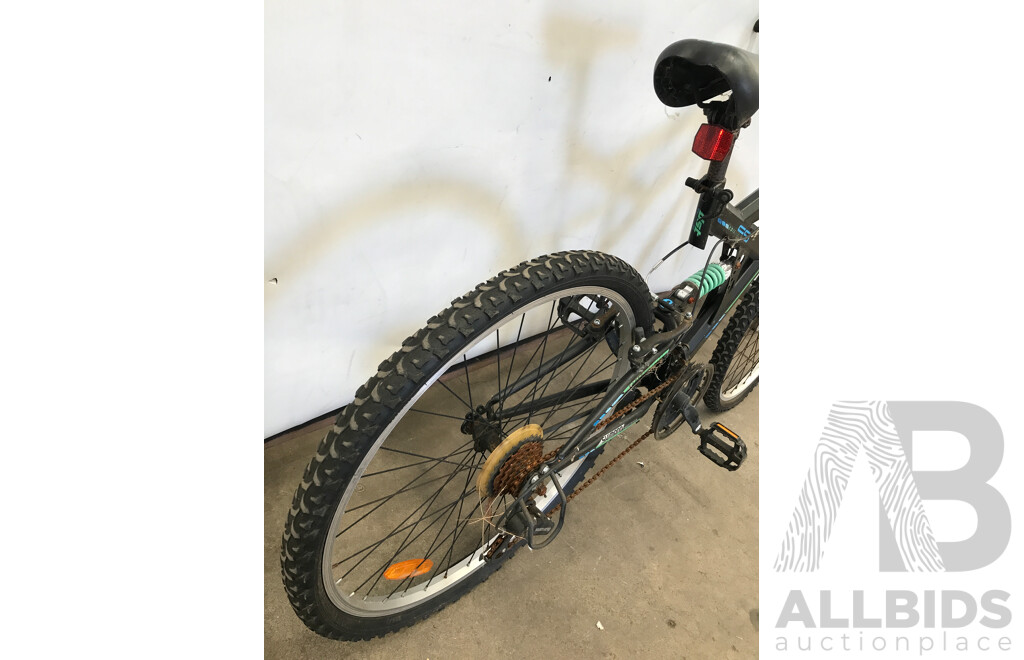 Hyper Steed 18 Speed Hybrid Bike