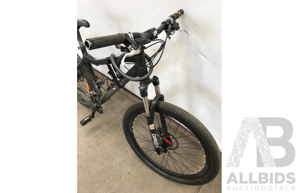 Giant Alias 27 Speed Mountain Bike