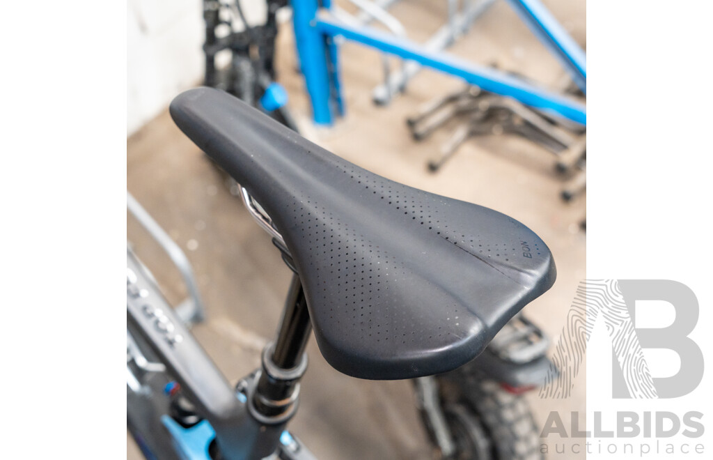 VelectriX Urban 7 Speed Electric Bike