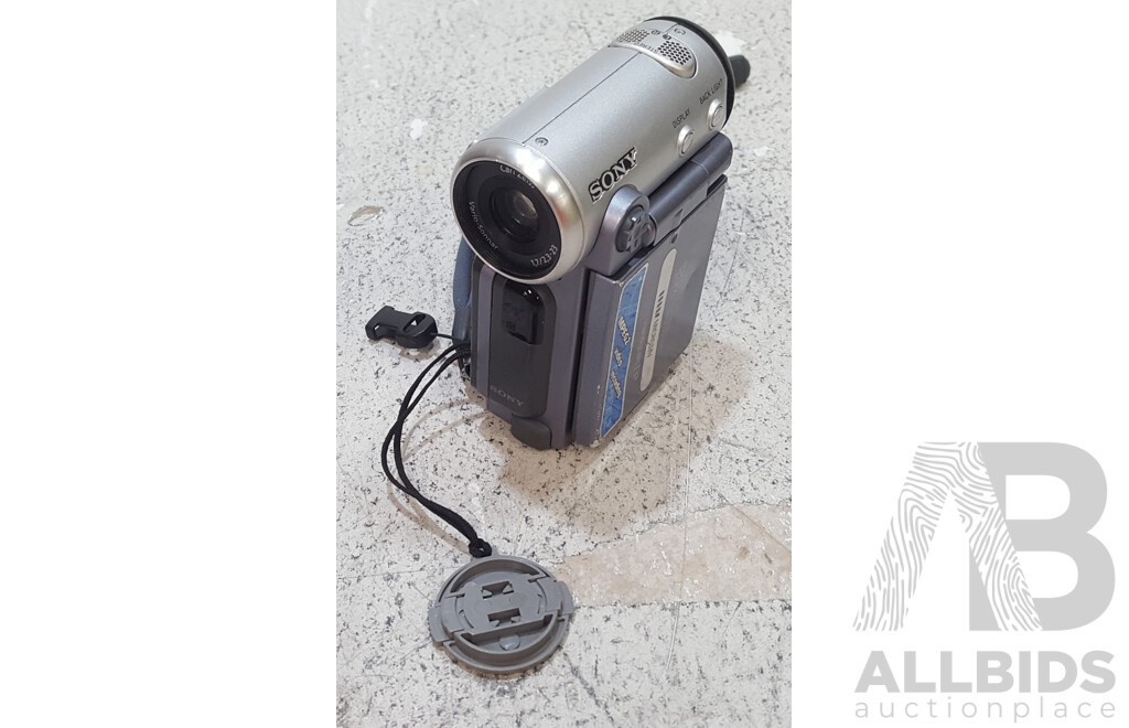 Sony (DCR-IP5E) Digital Video Camera Recorder
