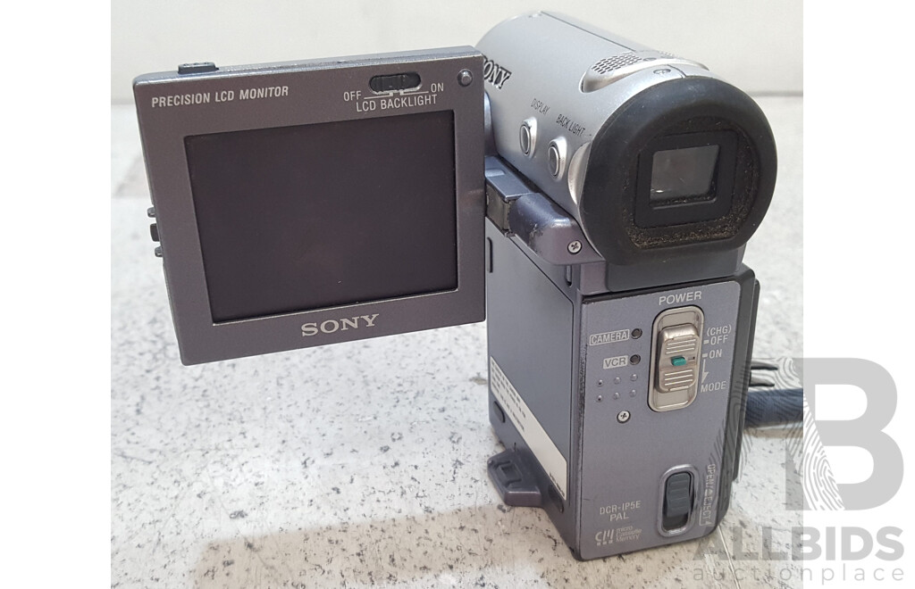 Sony (DCR-IP5E) Digital Video Camera Recorder