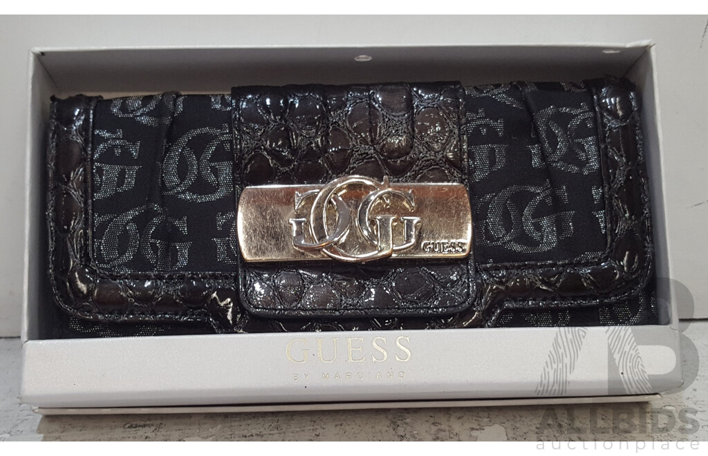 Guess by Marciano (SJ206266) Black Purse