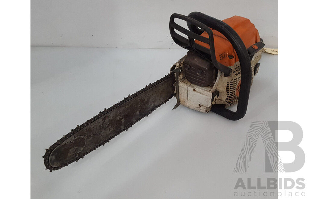 Stihl (MS261C) Petrol Chainsaw