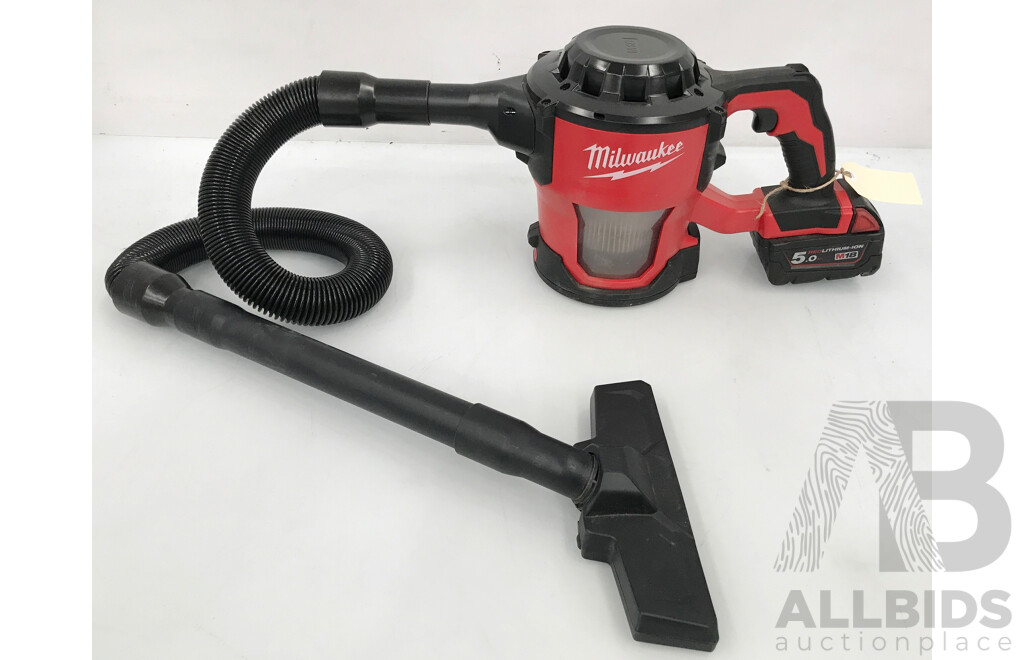 Milwaukee Cordless M18 Compact Vacuum