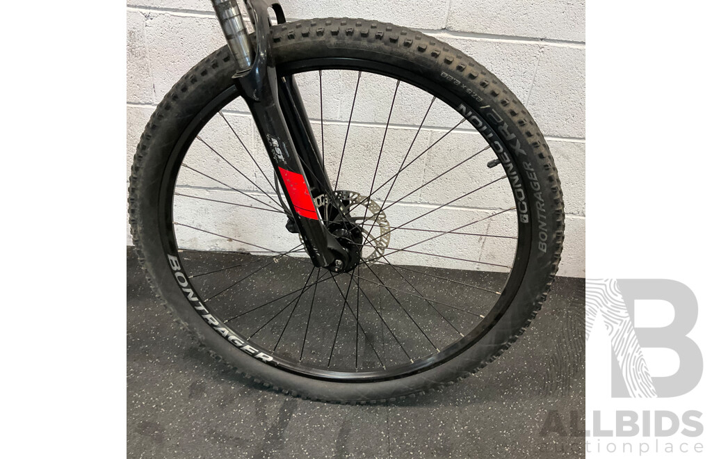 TREK Marlin 5 Mountain Bike 15.5 Inch Red Bike