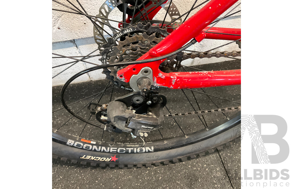 TREK Marlin 5 Mountain Bike 15.5 Inch Red Bike