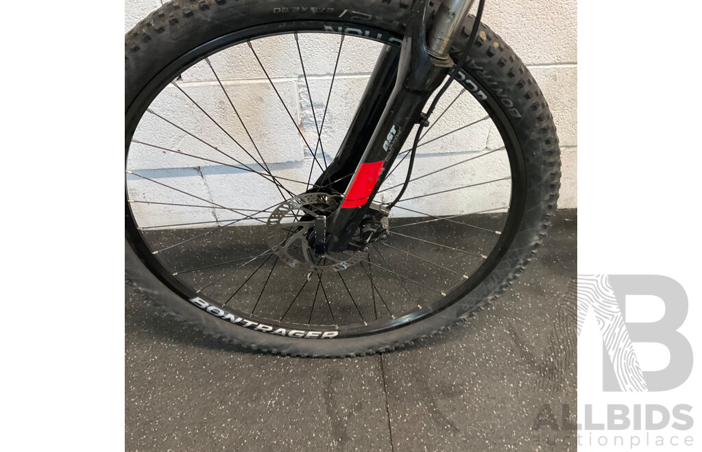 TREK Marlin 5 Mountain Bike 15.5 Inch Red Bike