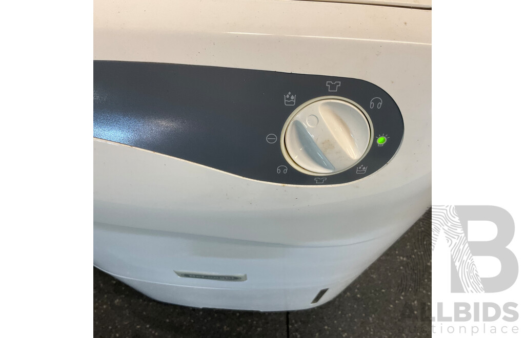 Delonghi CF05M 12L Dehumidifier