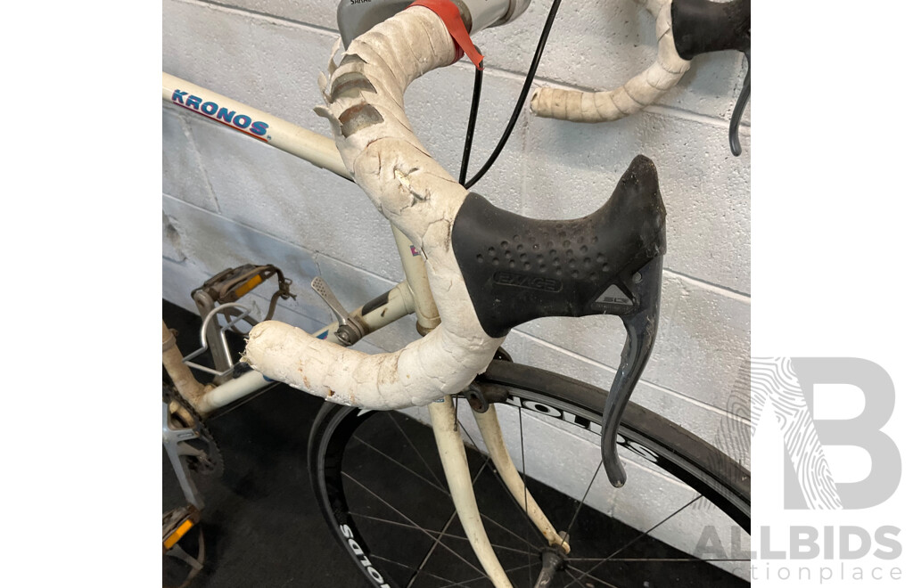 Vintage Giant Kronos Road Bike