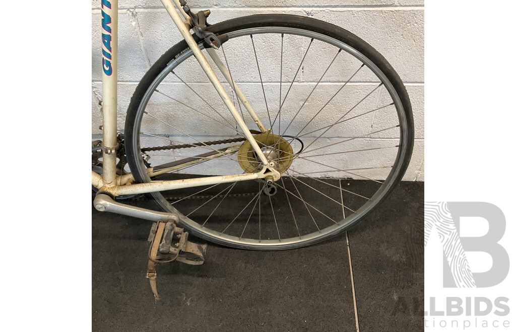 Vintage Giant Kronos Road Bike