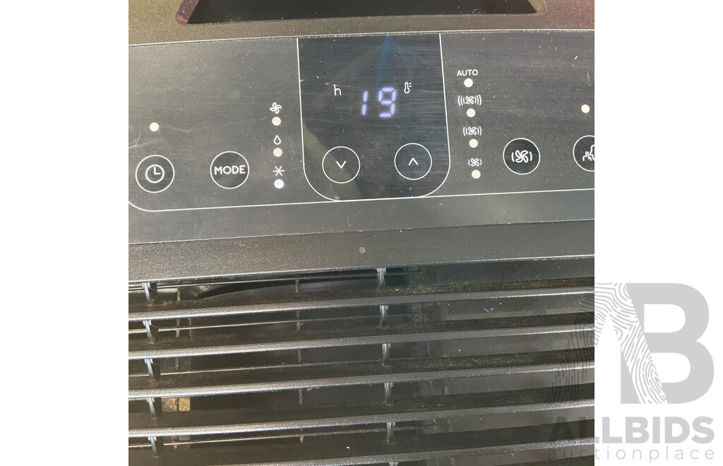 Delonghi PACEM93K Pinguino Portable Air Conditioner 2.6 KW