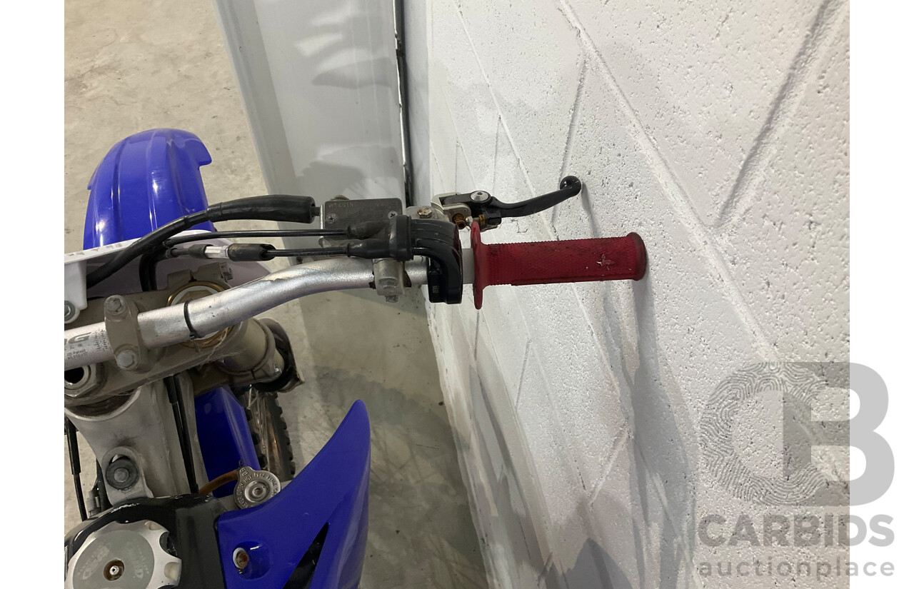 2006 Yamaha YZ450F  Dirt Bike