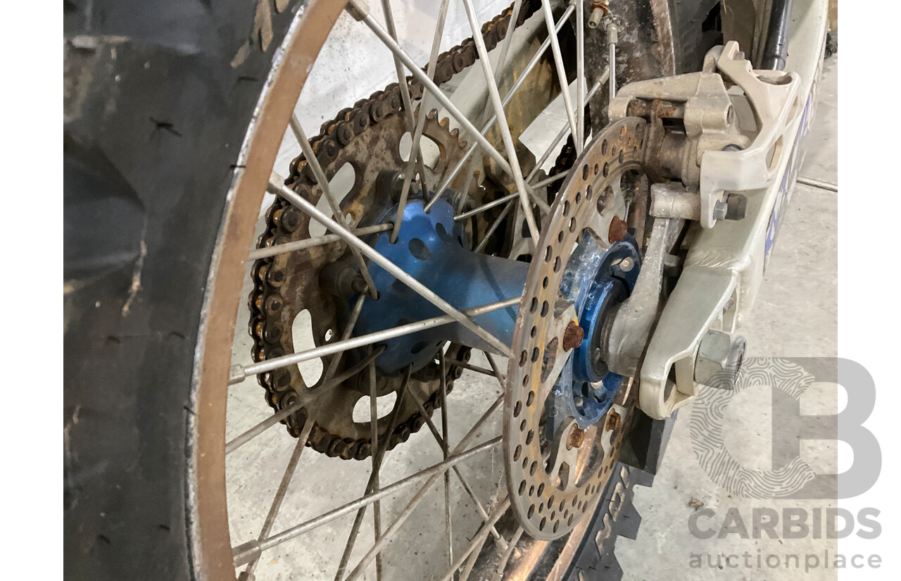 2006 Yamaha YZ450F  Dirt Bike