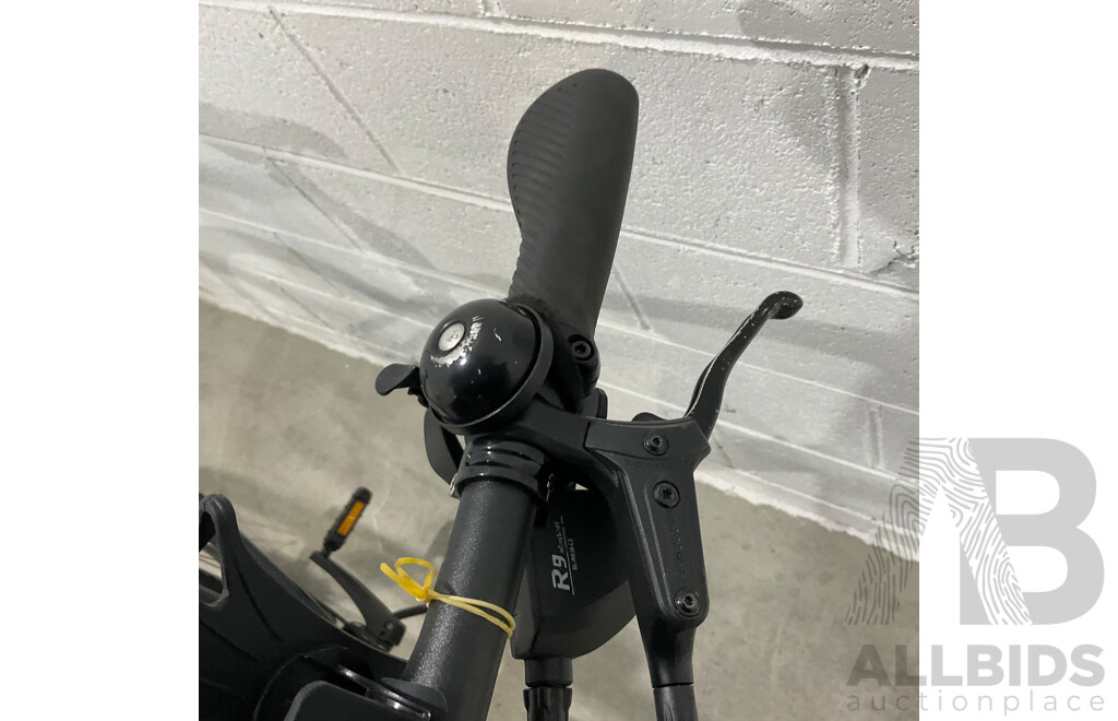 SPECIALIZED Sirrus Bike - Size XL