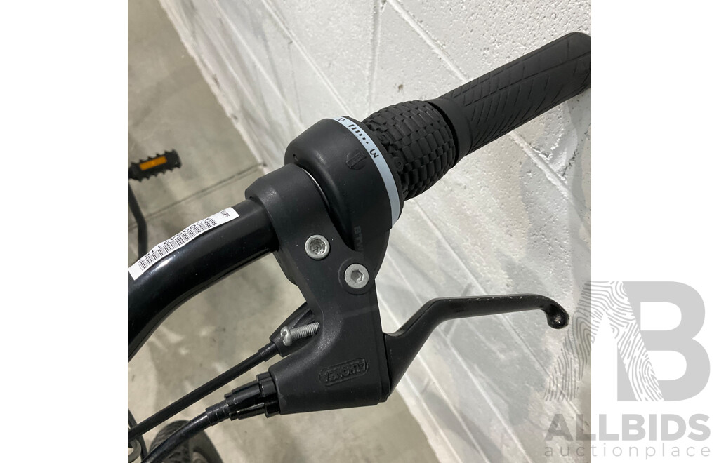 Decathlon Rockrider ST-100 Mountain Bike -Size M - White