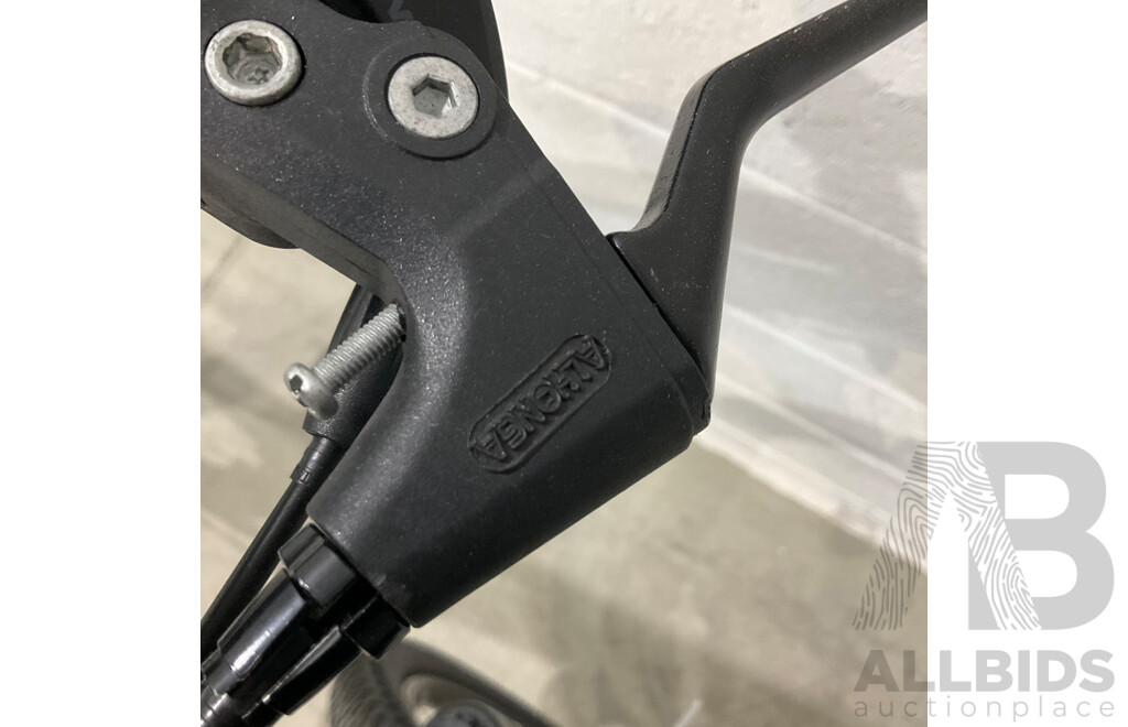 Decathlon Rockrider ST-100 Mountain Bike -Size M - White