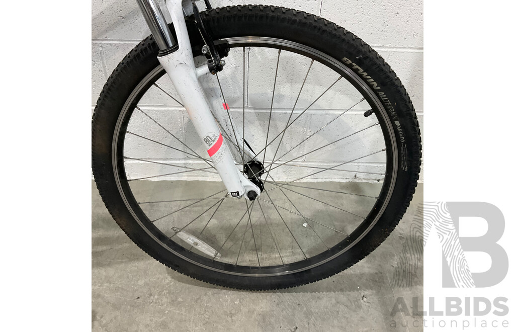 Decathlon Rockrider ST-100 Mountain Bike -Size M - White