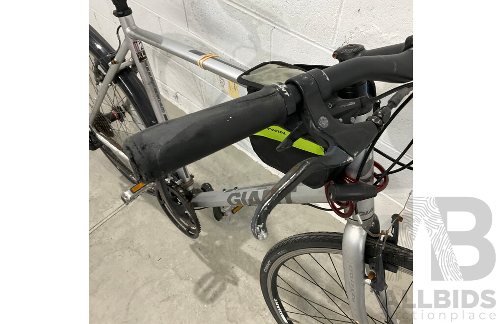 Giant Cross City Road Bike -Size XL - Silver