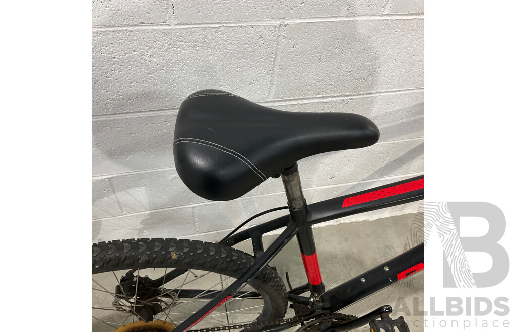 Radius Targa 30 Mountain Bike - Size L - Red