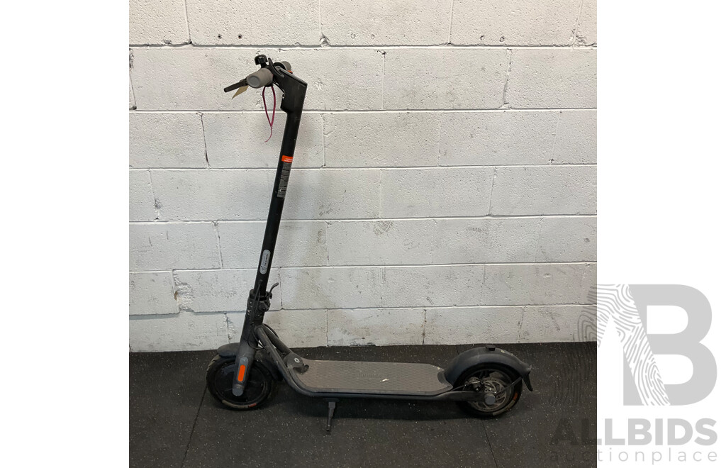 Ninebot Kick Scooter F25