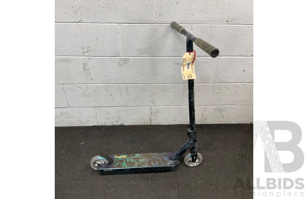 RIVAL Pro-Series Scooter