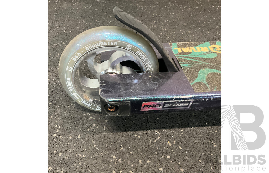 RIVAL Pro-Series Scooter