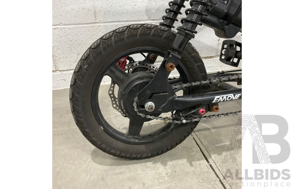 Roadrunner V3 Electric Bike