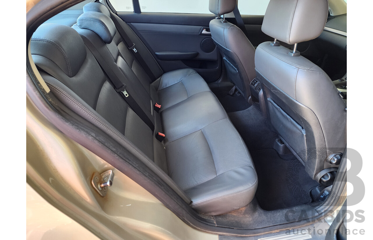 5/2010 Holden Commodore International VE MY10 4d Sedan Gold 3.0L