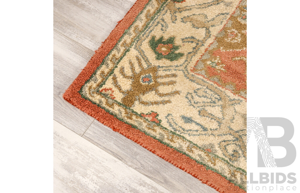 Hand Tuffed Pure Wool Rug with Traditional Design
