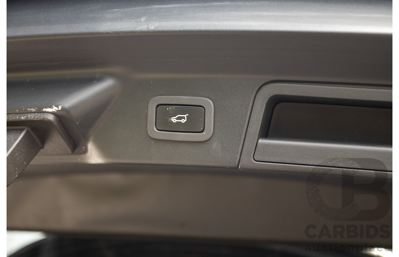 12/2017 Land Rover Range Rover Velar D300 HSE R-Dynamic (AWD) L560 MY18 4d Wagon Ammonite Grey Metallic Twin Turbo Diesel V6 3.0L