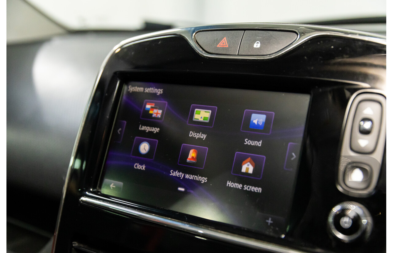 9/2014 Renault Clio RS 200 Sport X98 5d Hatchback Deep Black Metallic Turbo 1.6L