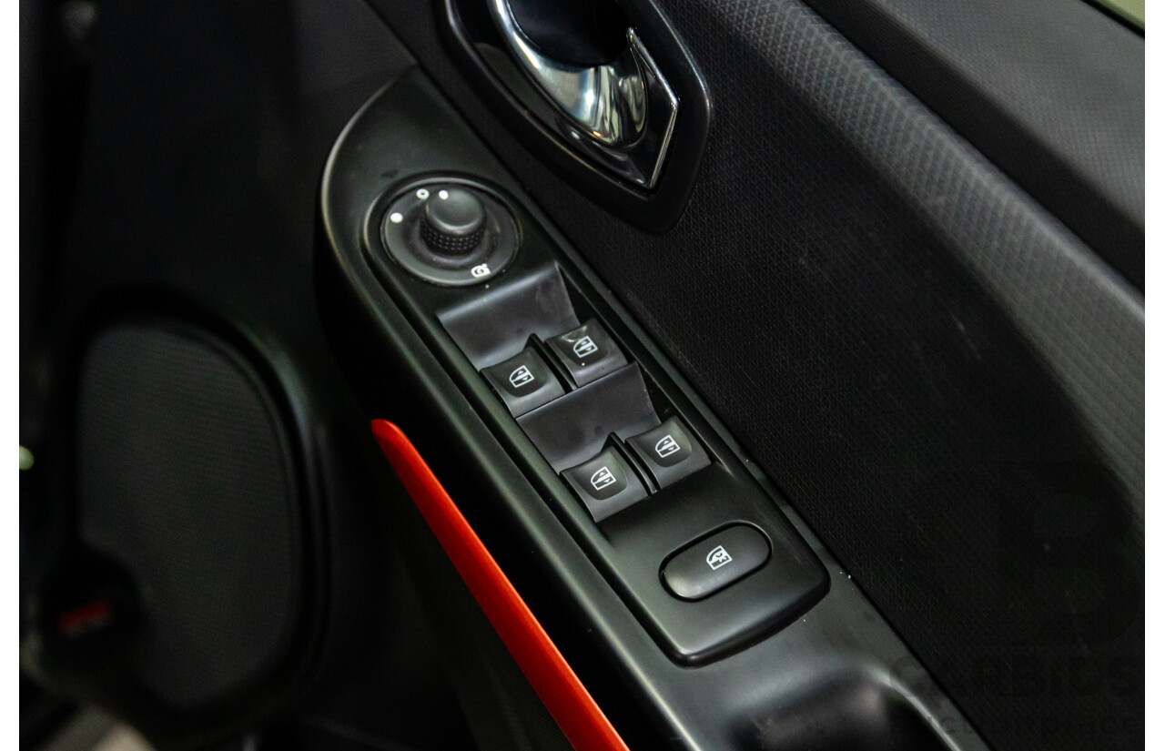 9/2014 Renault Clio RS 200 Sport X98 5d Hatchback Deep Black Metallic Turbo 1.6L