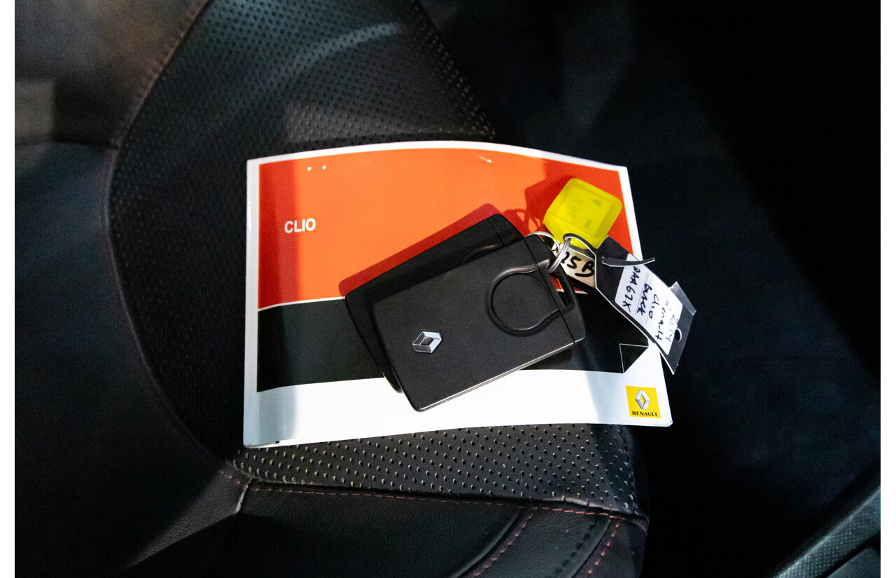 9/2014 Renault Clio RS 200 Sport X98 5d Hatchback Deep Black Metallic Turbo 1.6L