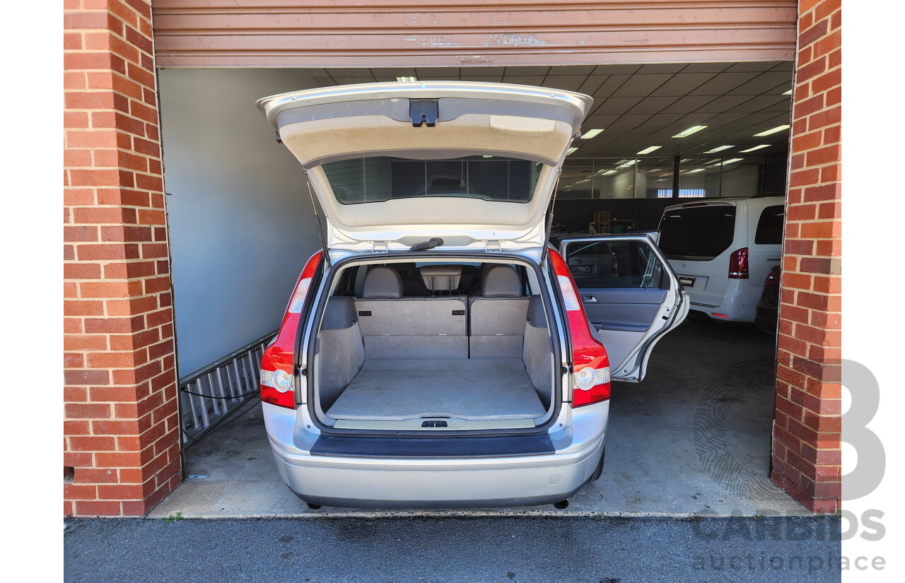 9/2005 Volvo V50 T5 MS 4d Wagon Silver 2.5L