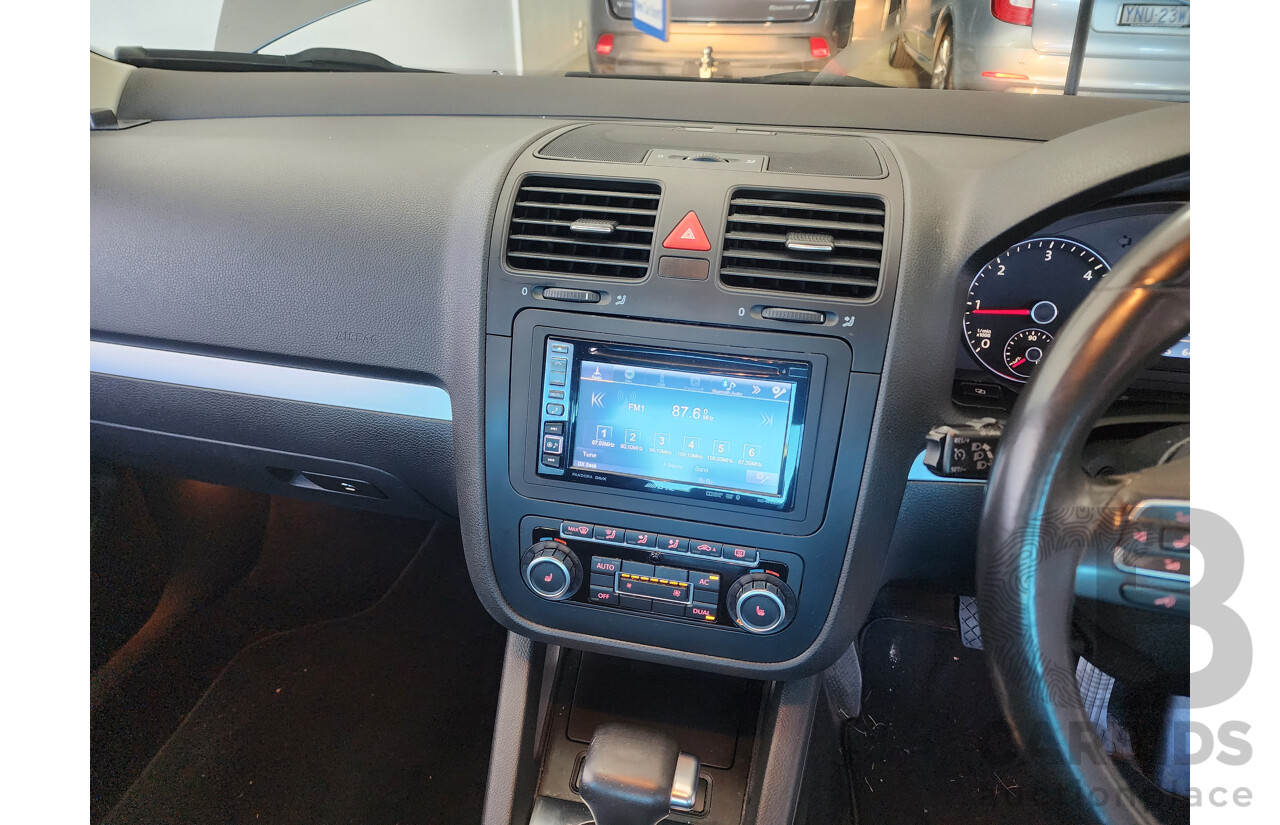 9/2010 Volkswagen Jetta 125 TDI Highline 1KM MY10 4d Sedan Grey 2.0L