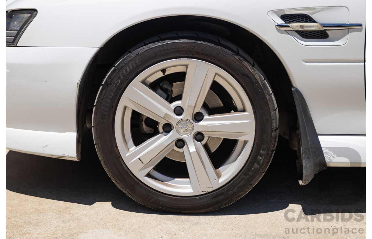 8/2005 Holden Commodore SS VZ Utility Heron White 5.7L V8
